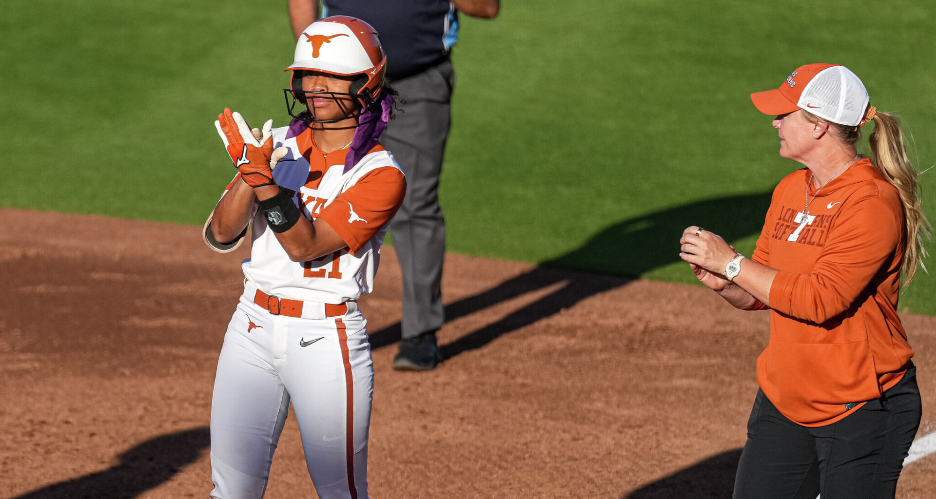 Texas softball ace still unbeaten after win v Ole Miss