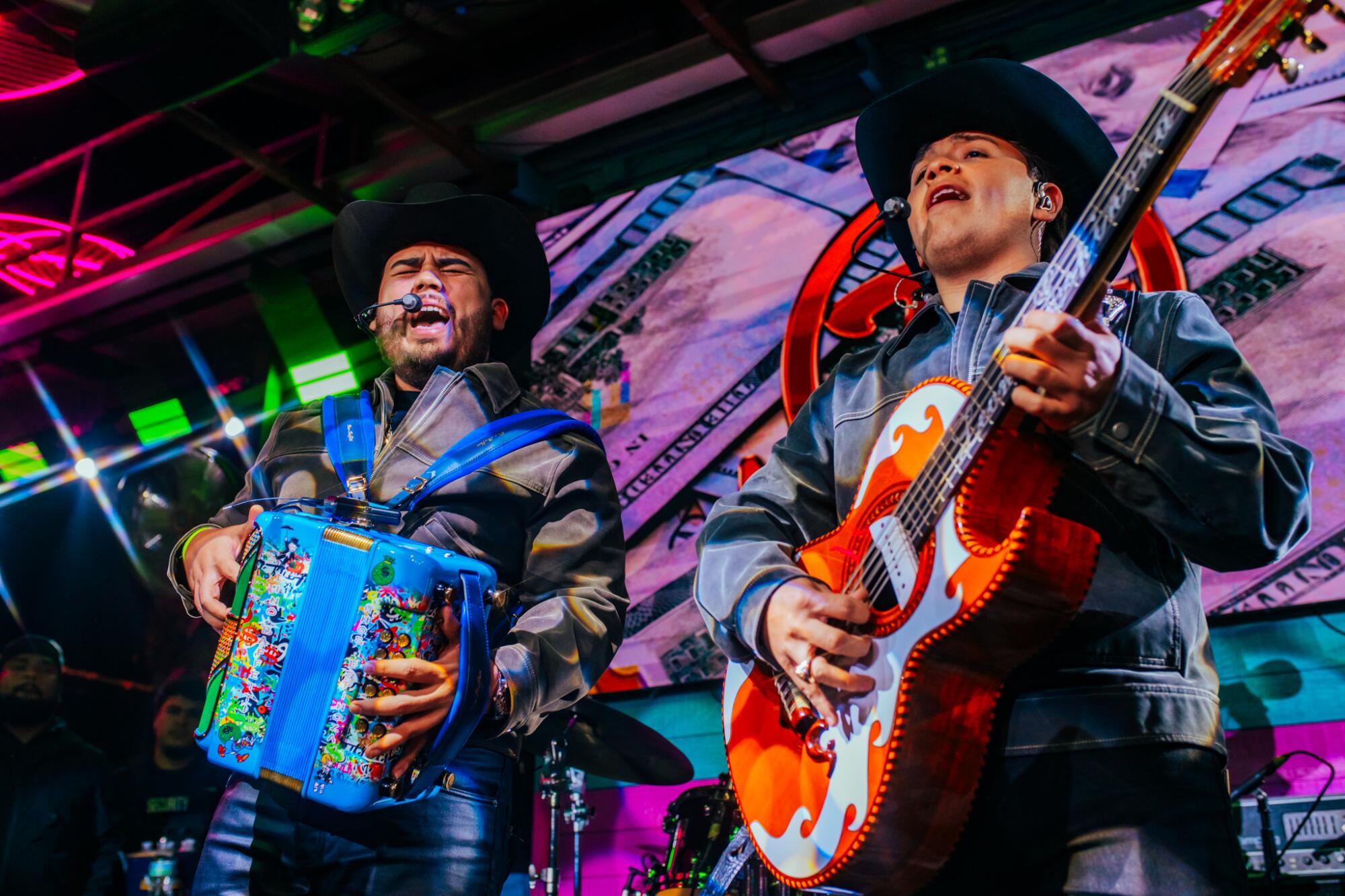South Texas sibling duo Hermanos Espinoza performs.