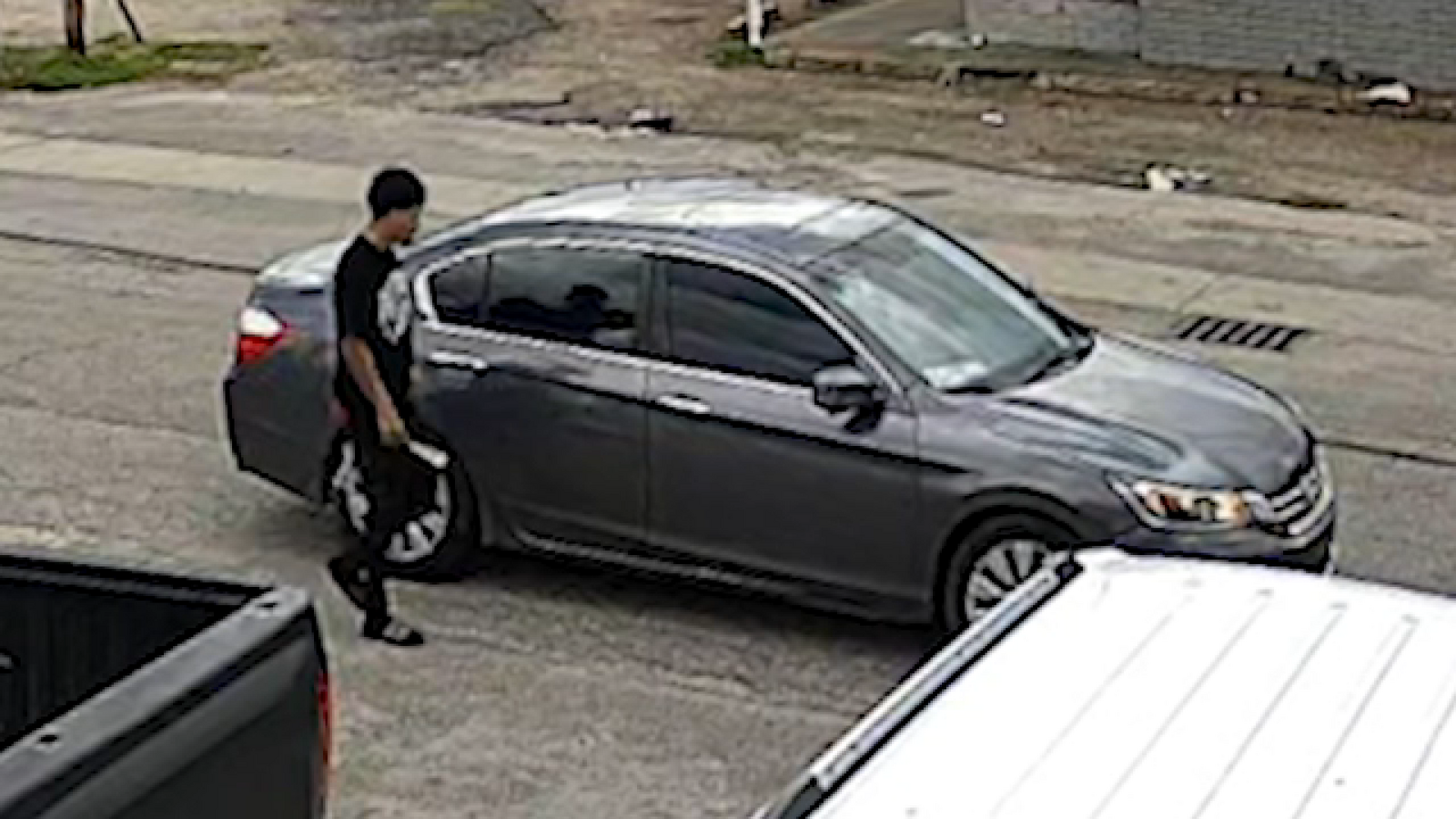 Houston police release surveillance photos of suspect in deadly north Houston shooting, investigation ongoing