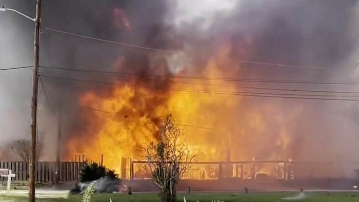 Six people displaced after Dickinson fire