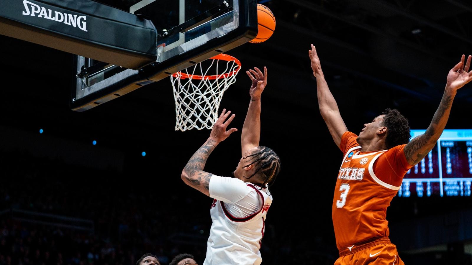 Tre Holloman 3-pointer at SMU 2/3/26