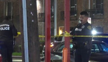 Man beaten with pistol during attempted robbery in southwest Houston