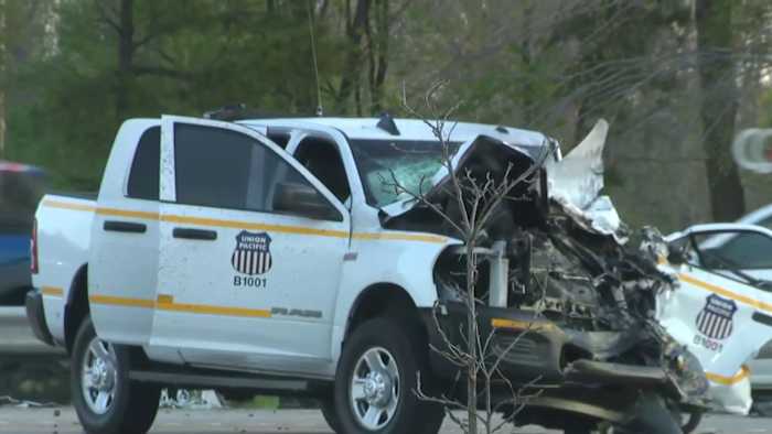 2 trapped after 5-vehicle crash shuts down Tomball Parkway at Gessner