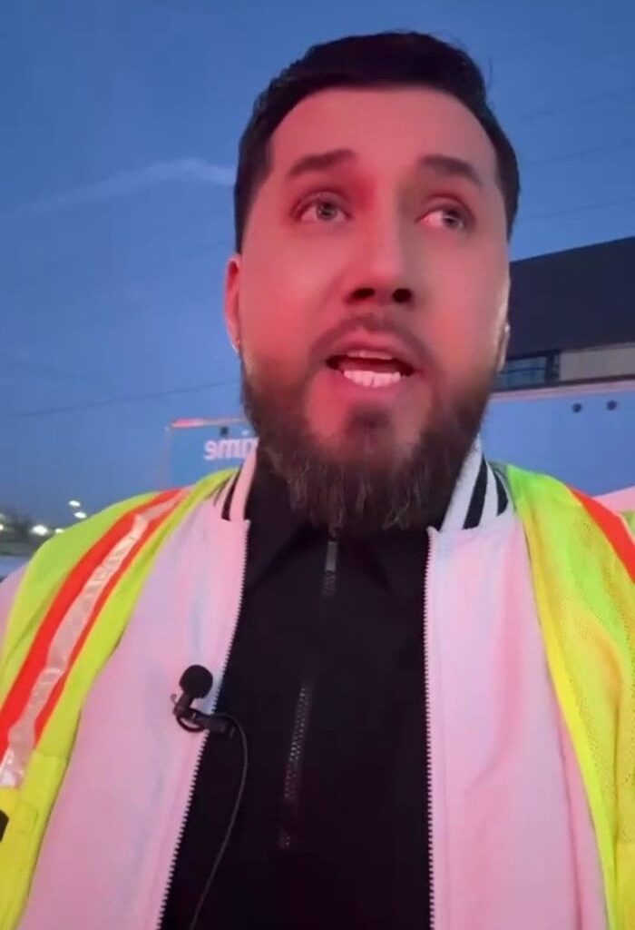 5 vehicles are currently involved in a major crash on Tomball Parkway