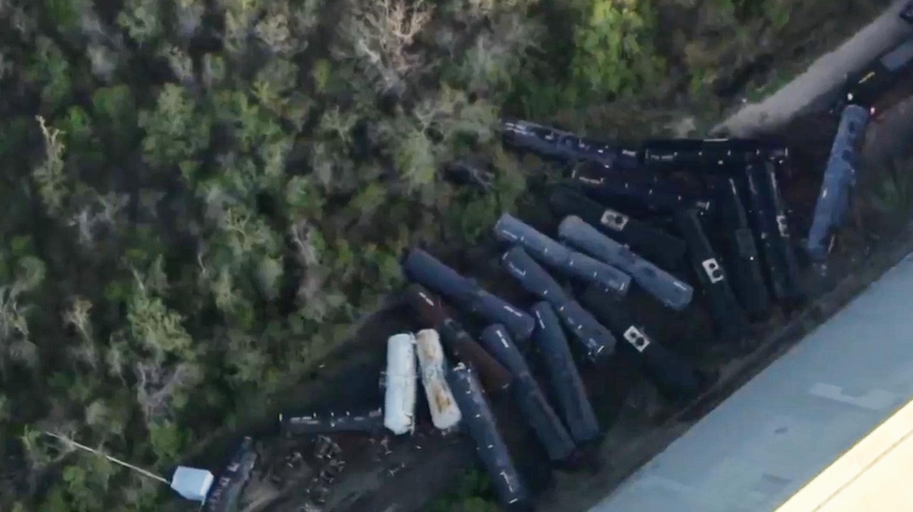 Union Pacific train cars derailment in Texas town causes ethanol leak, no injuries reported
