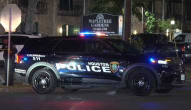 'Beaten very, very badly:' Houston Police search for teen suspect in attempted armed robbery