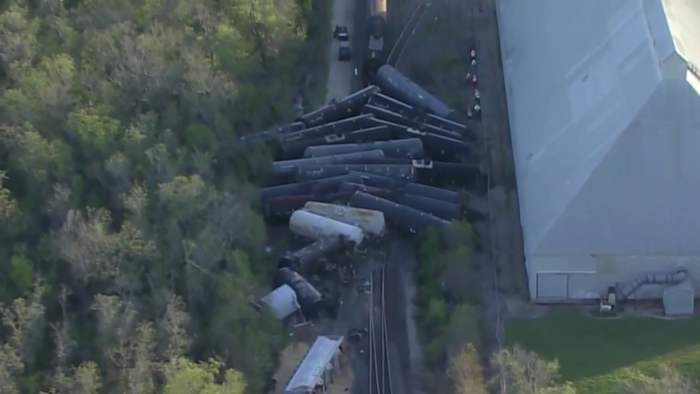Officials investigate train derailment in Houston area