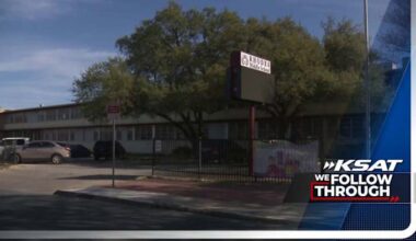 SAISD Rhodes Middle School families upset with closure proposal