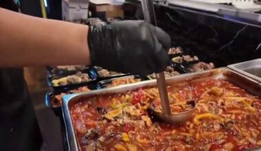 Houston restaurant feeds unpaid TSA workers during government shutdown