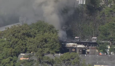 North Houston fire: Firefighters battling tire shop fire near Greenspoint Mall