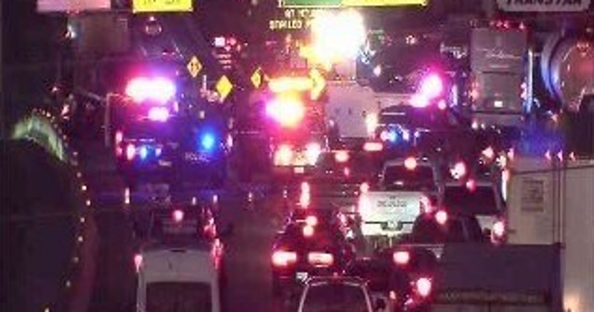 Houston traffic: 18-wheeler loses load of metal spools on I-10, all lanes reopened