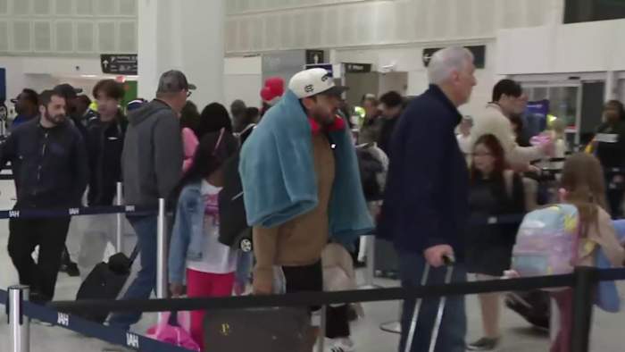 Long TSA lines expected at Houston airports again as government shutdown causes staffing shortages