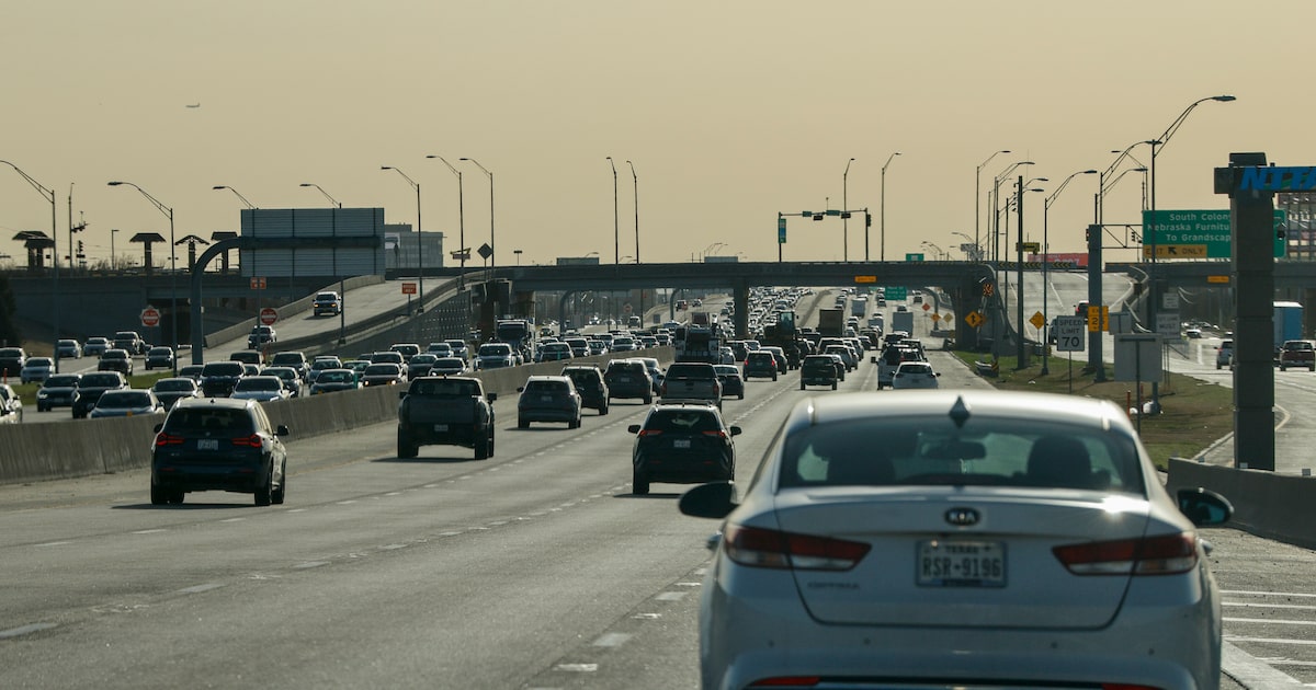 Summerlike heat returns to North Texas Friday through the weekend. When will rain return?