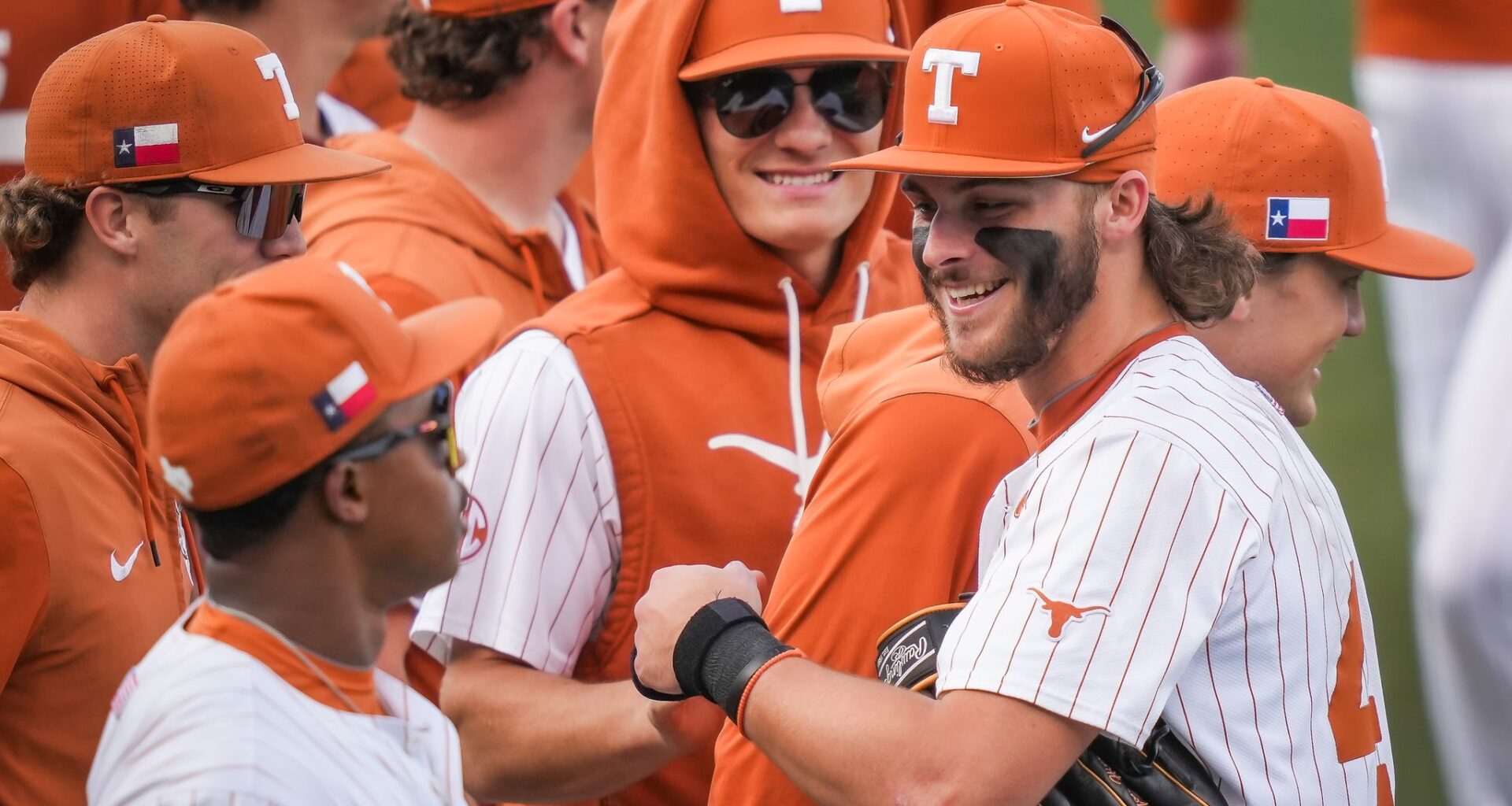 Texas baseball plays Auburn in SEC game: Live updates, highlights
