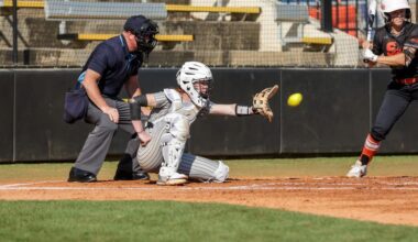 Owls Drop Series Finale to Sam Houston