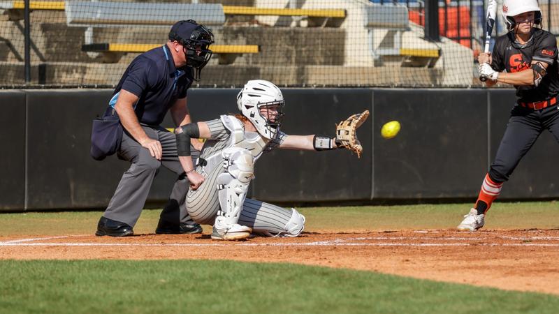 Owls Drop Series Finale to Sam Houston