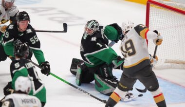 Smith's late goal lifts Vegas past Dallas 3-2 and denies Stars' bid to clinch a playoff berth
