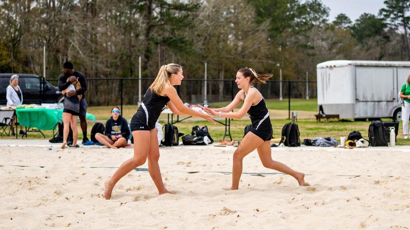 Southeastern Falls Against Islanders, Claims Program’s First Win over HCU