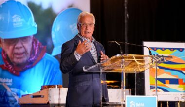 Travelers arrive to Austin-Bergstrom International Airport Friday, Jan. 23, 2026.