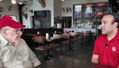 97-year-old Houston fan ready for Cougars’ Sweet 16 showdown