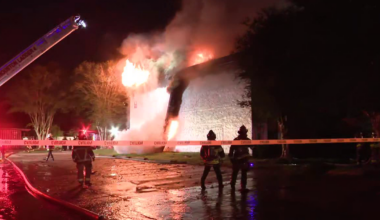 Houston apartment fire: Firefighters battling 2-alarm apartment fire on Grow Lane
