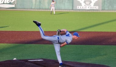 Mavericks Fall Late at Sam Houston