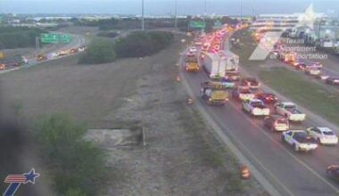 Vehicle fire shuts down part of San Antonio highway, sparking delays