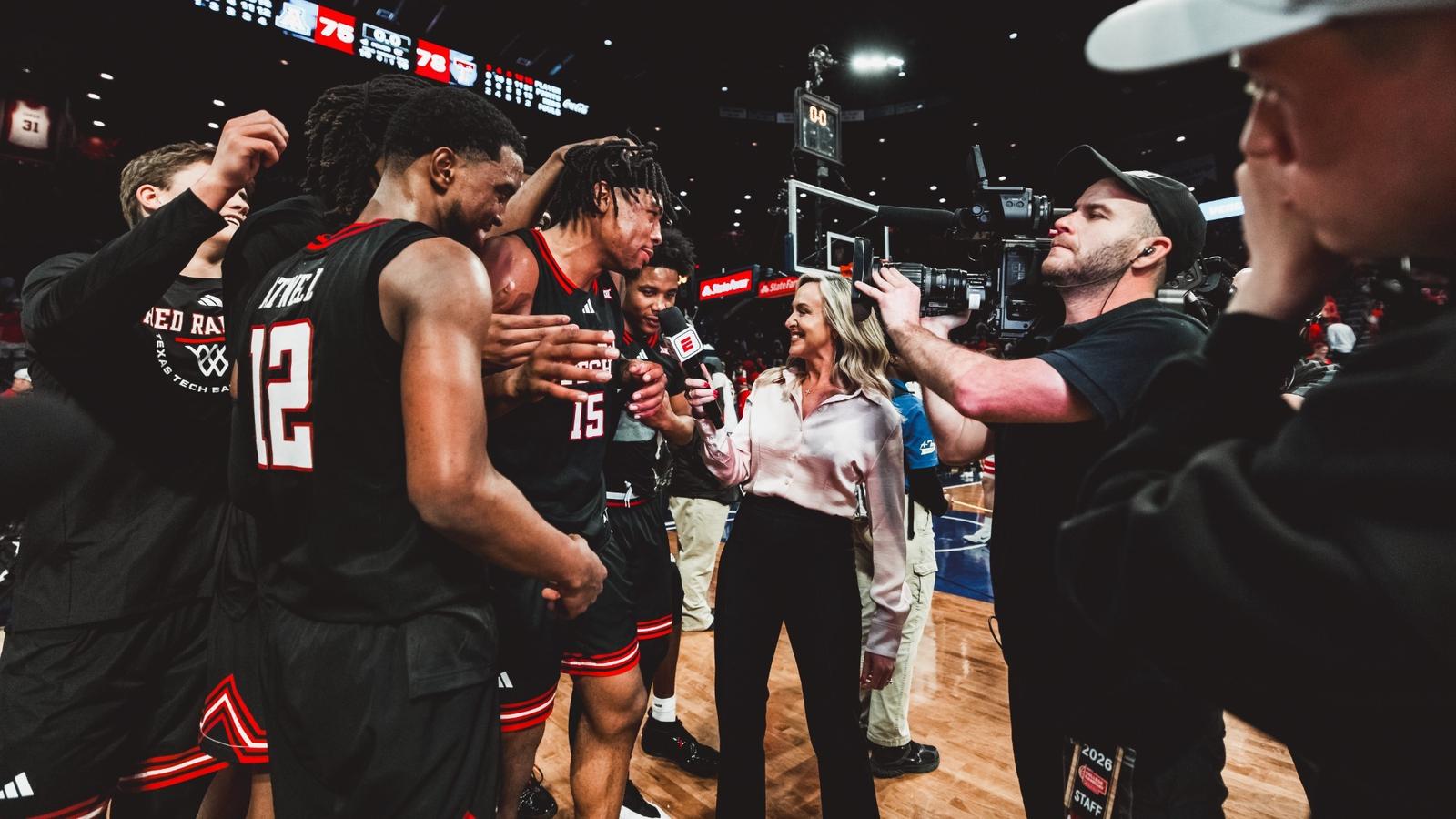 Jaylen Petty tries to find space in the Alabama defense during the NCAA Tournament Second Round.