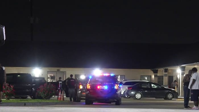 Man arrested after 1 killed, another injured in double shooting at Spring Branch motel