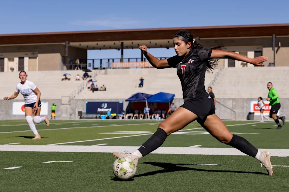 Americas’ Nikki Carrillo (7) kicks the ball against Chapin during a Class 5A Division I girls soccer playoff game Thursday, March 19, 2026, at SAC 2 in El Paso, Texas.
