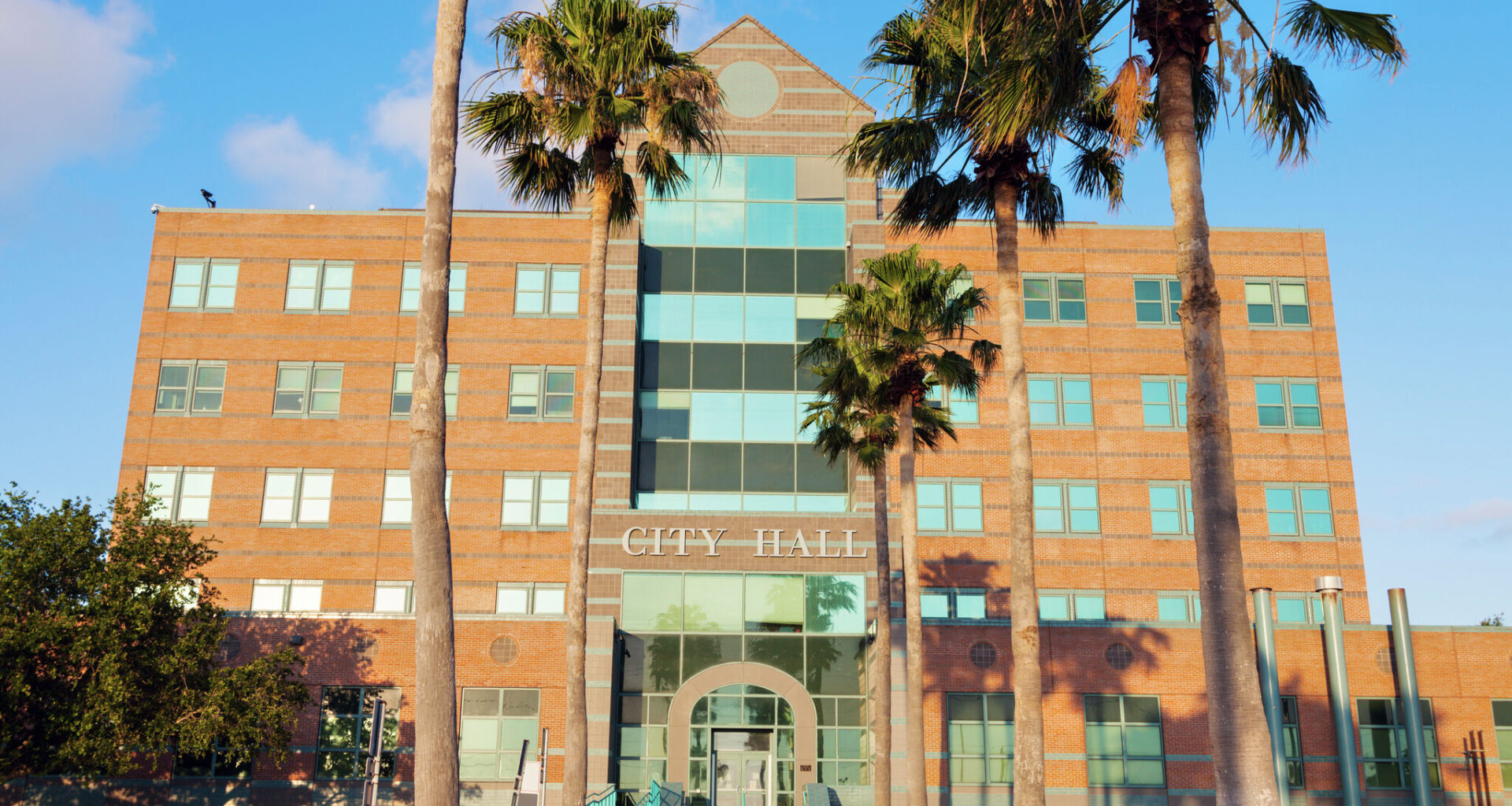 Corpus Christi council votes to begin process to remove mayor