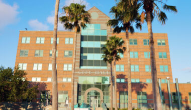 Corpus Christi council votes to begin process to remove mayor