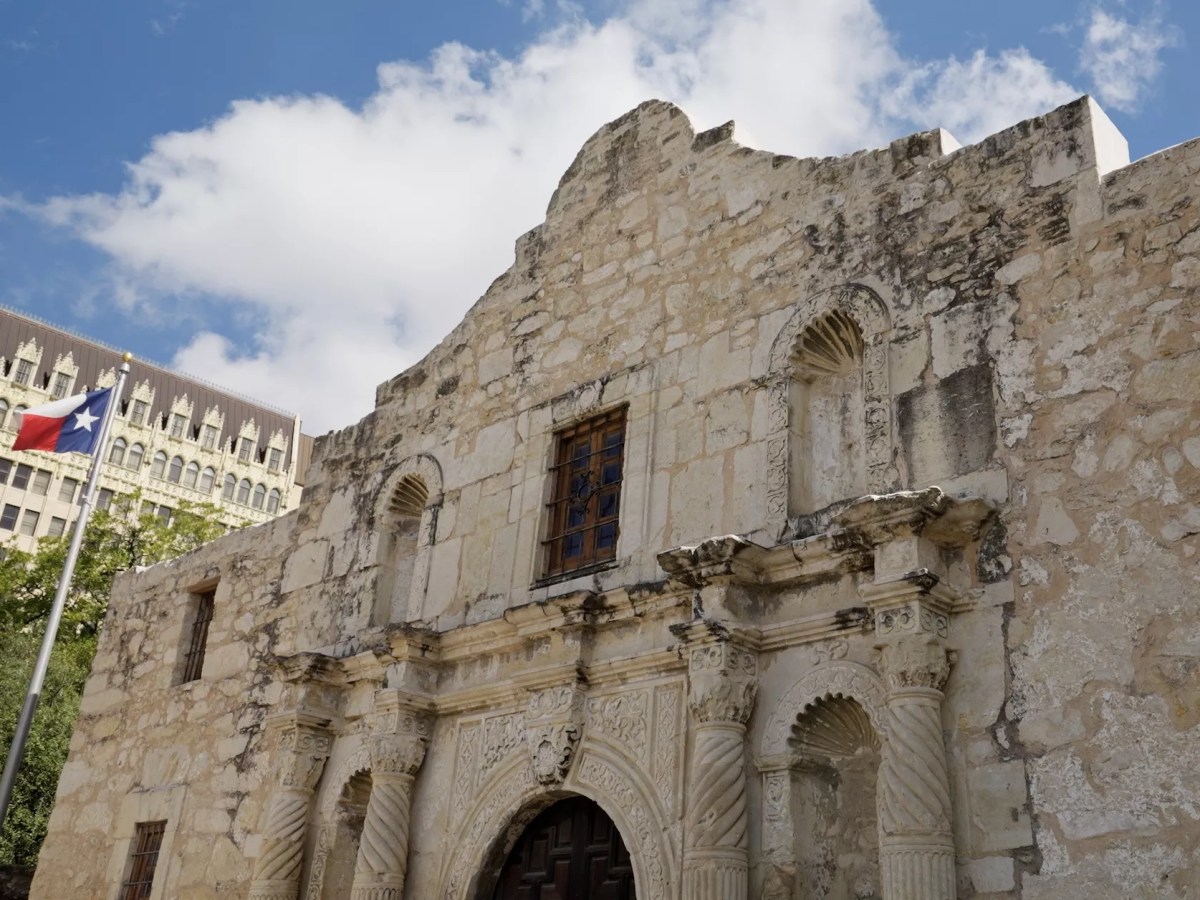 Fully intact cannonball from Battle of the Alamo unearthed in San Antonio