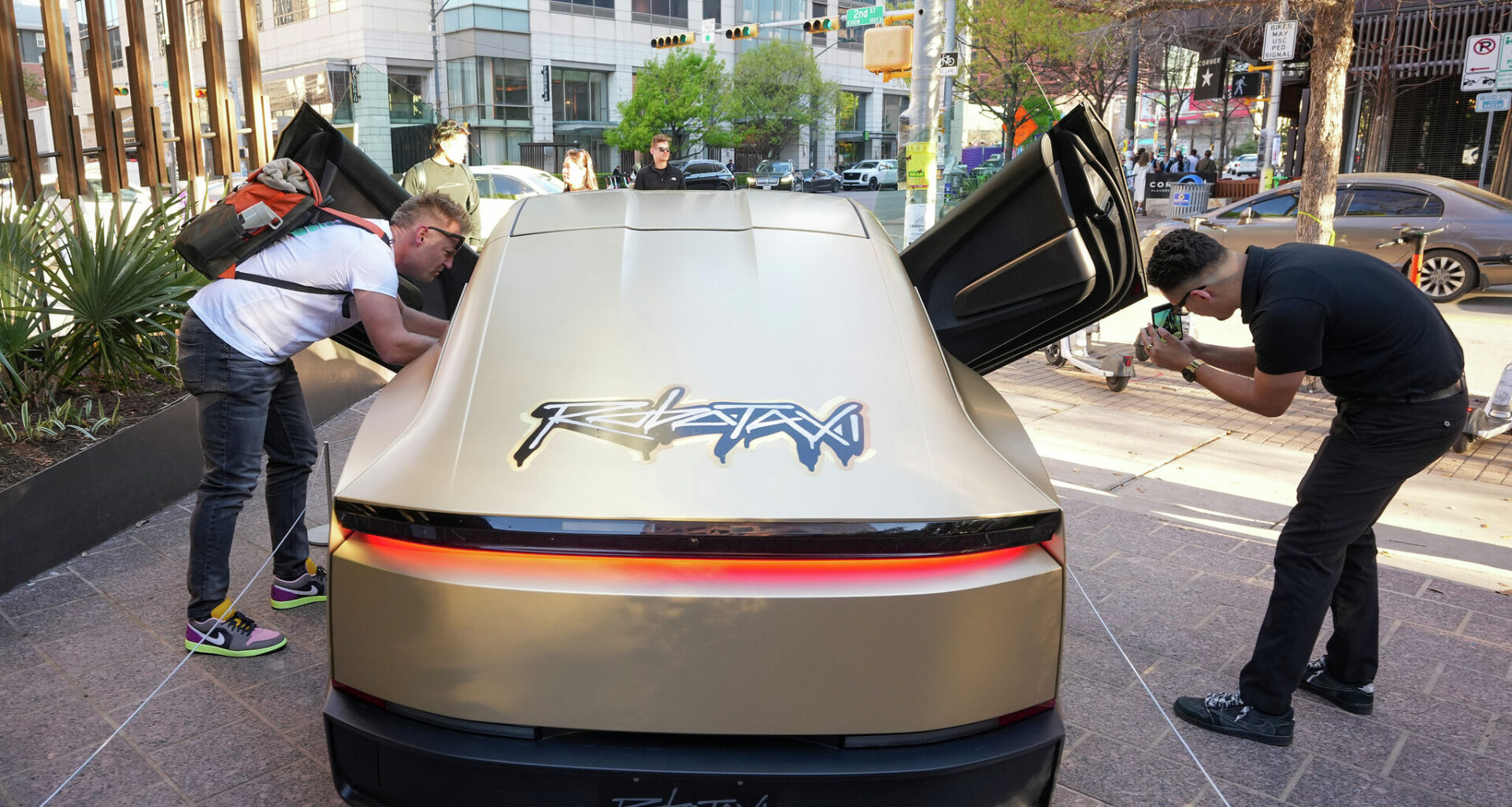 Tesla, Oracle land on Fortune innovative companies list