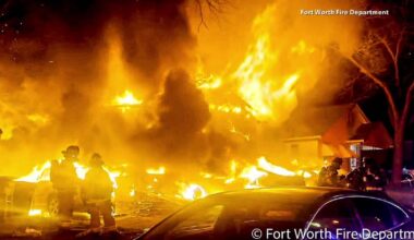 Fort Worth fire destroys 1 home, 5 vehicles