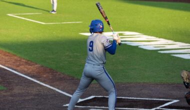 Mavericks Host Villanova for Weekend Series