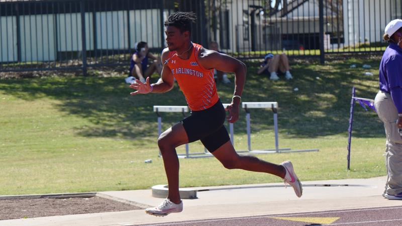 UTA Travels to Baylor for Clyde Hart Classic