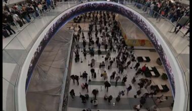 President Trump to sign emergency order to pay TSA workers as Houston wait times push 4+ hours