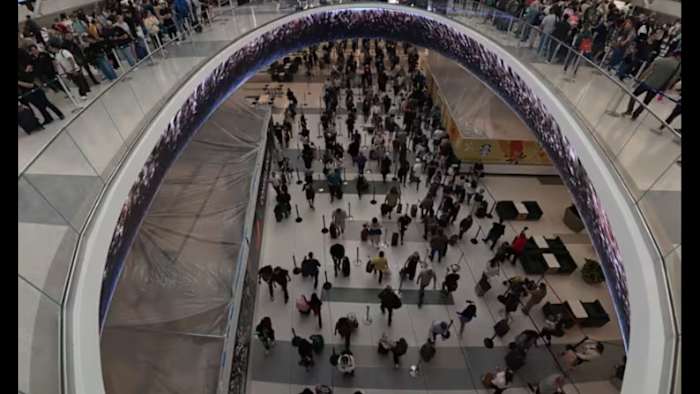 President Trump to sign emergency order to pay TSA workers as Houston wait times push 4+ hours