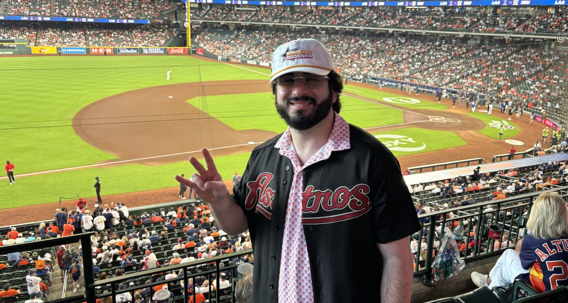 Houston fans who went to both Astros, UH basketball games on same day