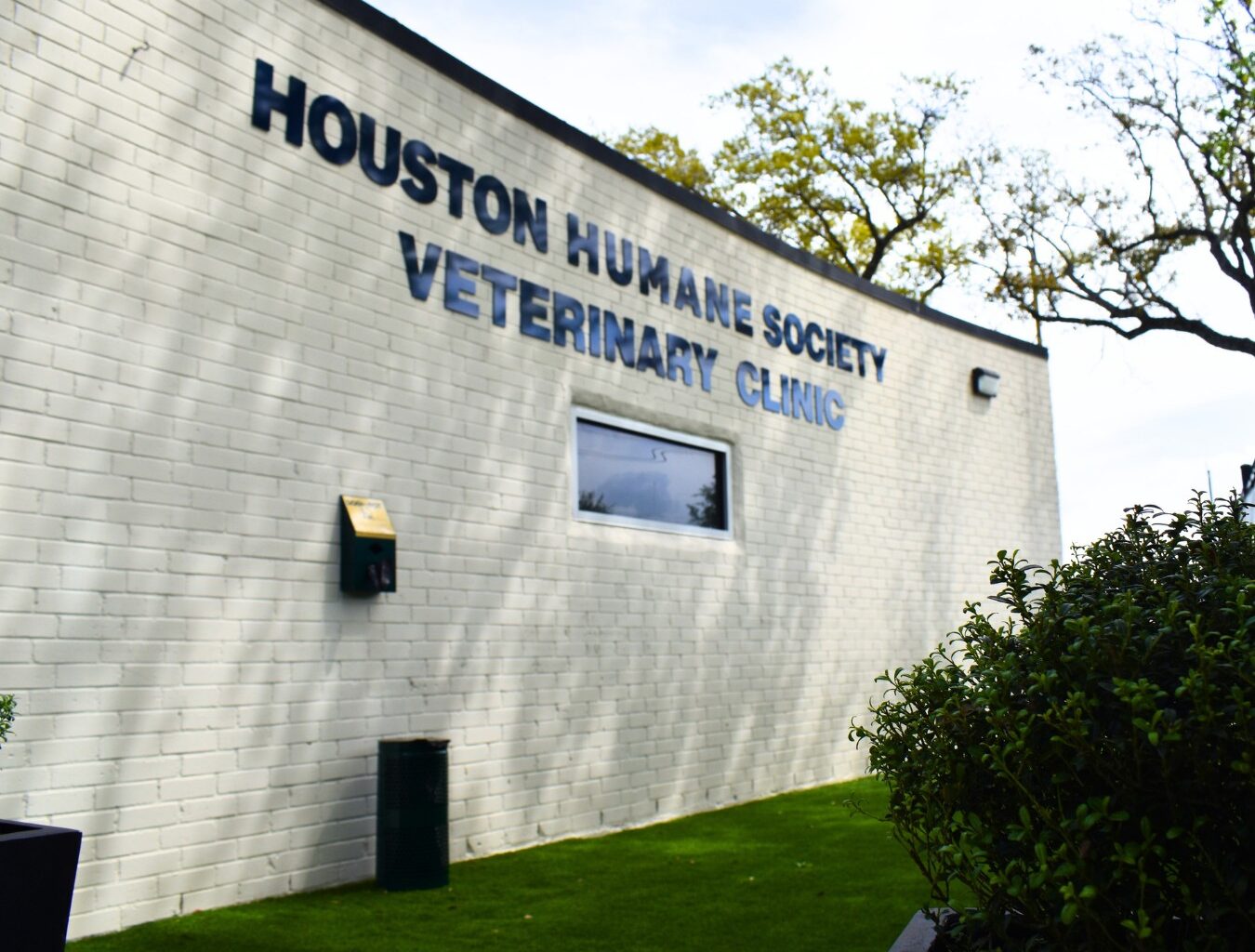 Houston Humane Society opens new clinic, expands pet care services