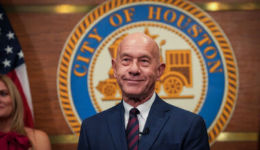 Houston mayor suggests locking lawmakers up to fix TSA nightmare