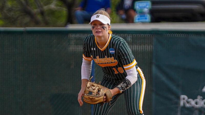 SLU Rolls to 14th Straight Victory with 12-2 Win over Islanders