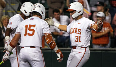 Texas baseball beats Oklahoma on Friday: Replay, highlights