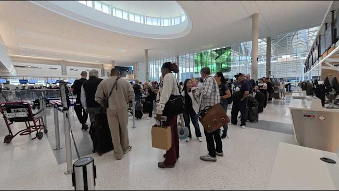 Emergency TSA pay order offers hope at Houston airports, but long lines persist