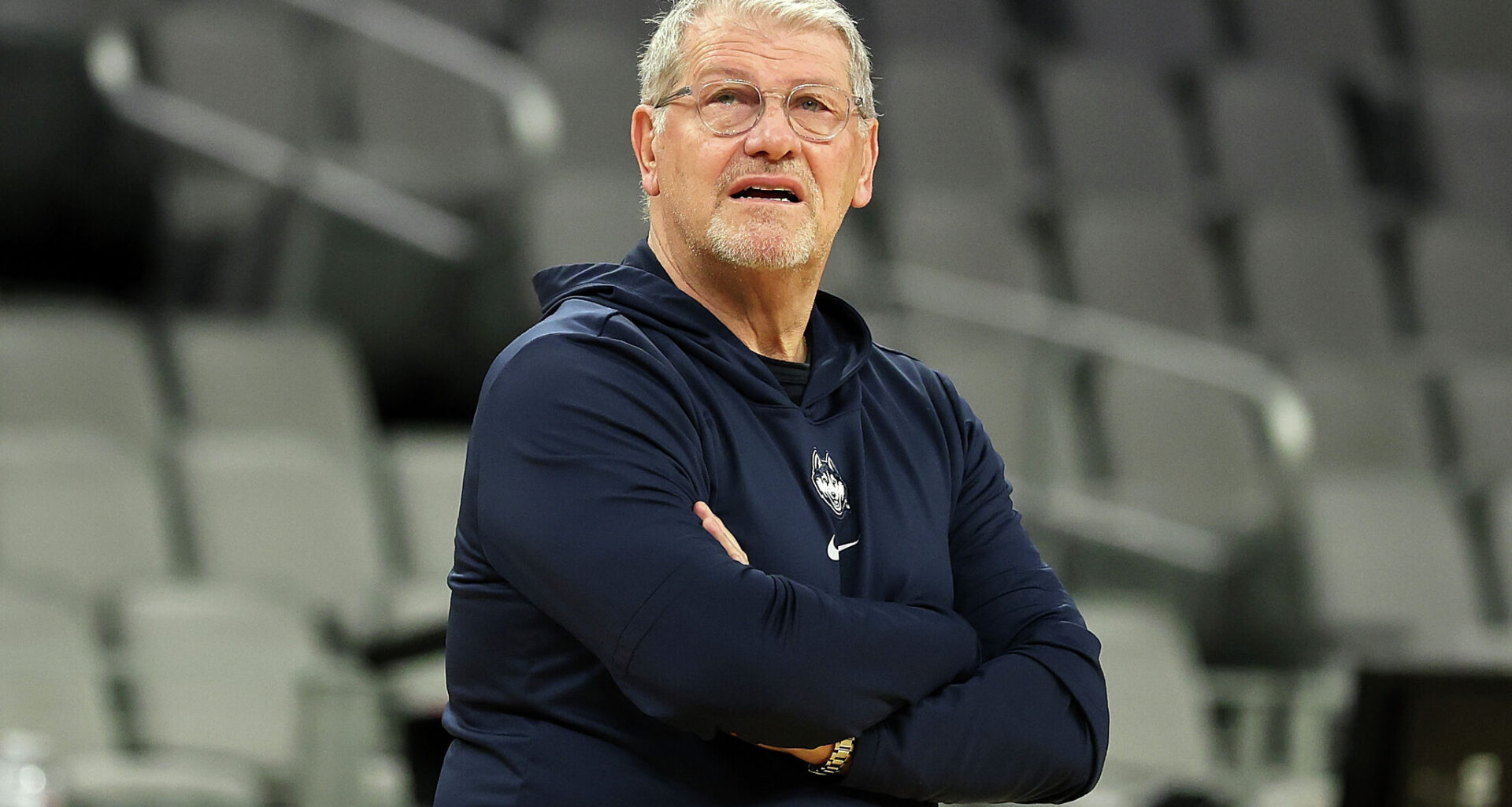 Geno Auriemma remains irritate on NCAA regional format