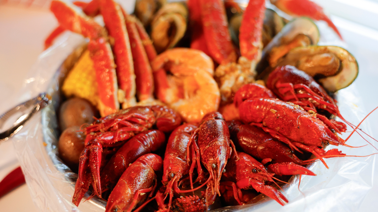 Northside Houston bar shut down allegedly over free crawfish