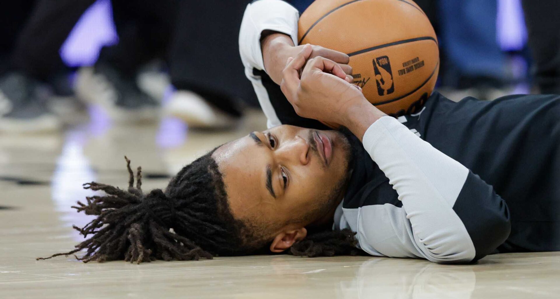 How Spurs handle grueling schedule with advice from medical staff