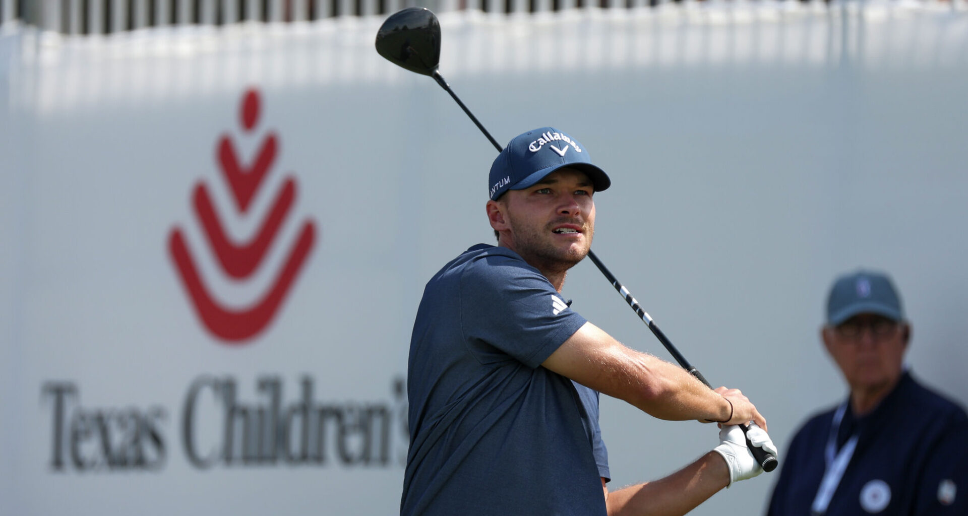 Nicolai Hojgaard closes in on leader Gary Woodland