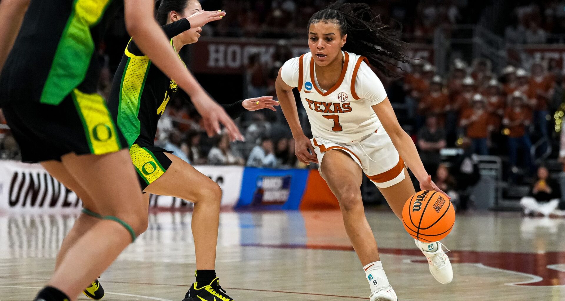 Jordan Lee, sophomores power Texas women's basketball